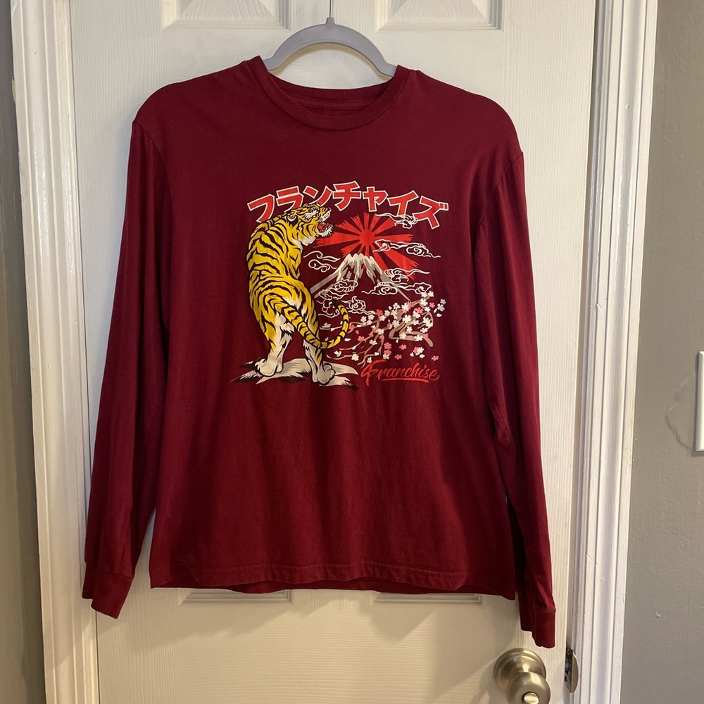 Franchise Los Angeles Tiger Graphic Long Sleeve T-Shirt Burgundy Size Small.